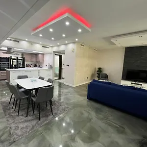 Beautiful And Cozy 2 Bedroom In The Heart Of Downtown شقة